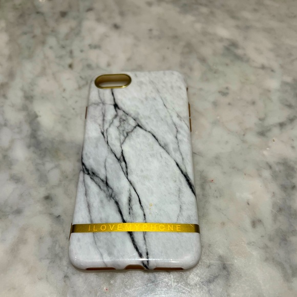 4️⃣for $35/ $10 each, Various iPhone SE phone cases - Picture 10 of 16